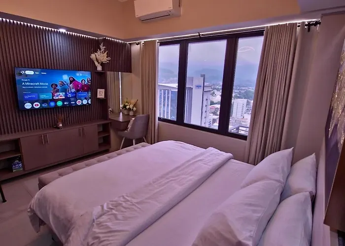 Luxury King Bed In Midtown