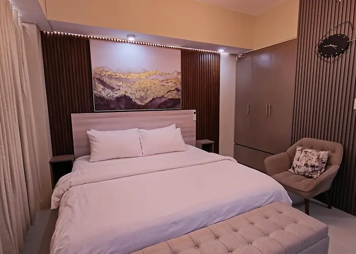 Luxury King Bed In Midtown *